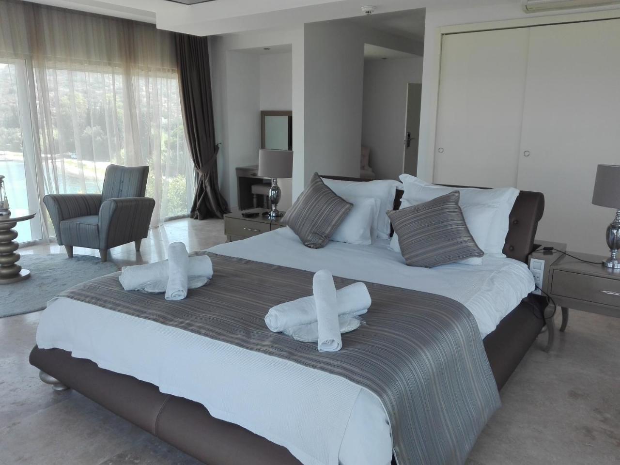 Egesu Marina Guest House Gulluk Bagian luar foto